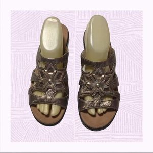 Clark’s collection sandals size 10